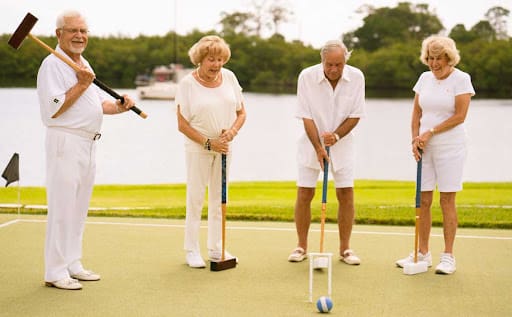 seniors making new friends in lifecare with outdoor activities